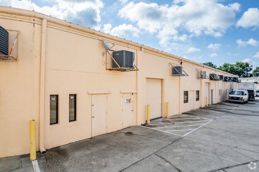 More Photos Of 380 Semoran Commerce Pl, Apopka Unknown For Lease