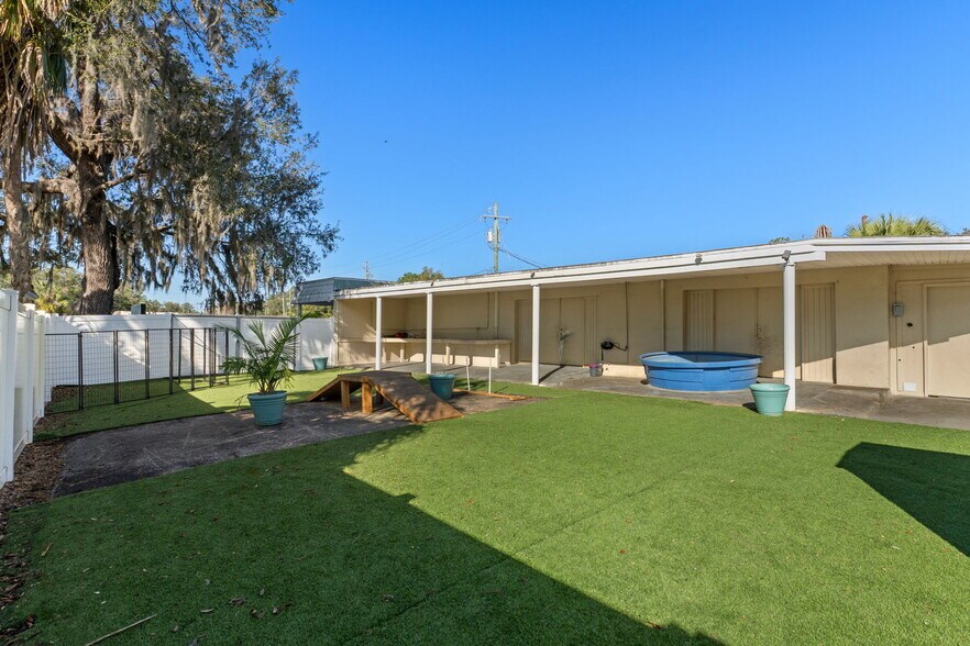 More Photos Of 3287 S Florida Ave, Inverness Office For Sale