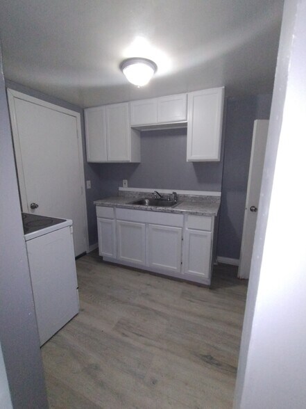 More Photos Of 25 Maynard Ct, Pontiac Apartments For Sale