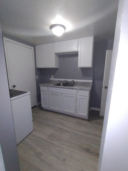 More Photos Of 25 Maynard Ct, Pontiac Apartments For Sale