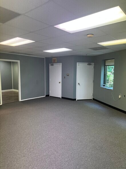 More Photos Of 10001 Lewis Dr, Damascus Warehouse For Sale