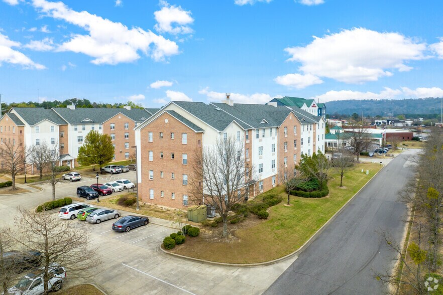 More Photos Of 500 N Wildwood Cir, Birmingham Hotel For Sale