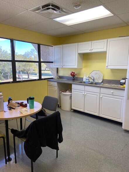 More Photos Of 2650 Bahia Vista St, Sarasota Medical For Sale