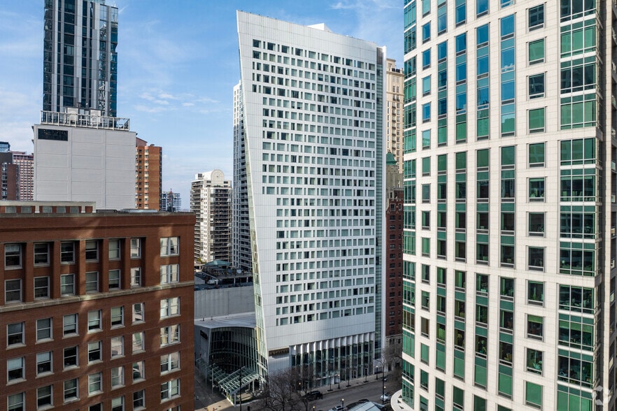 Primary Photo Of 20 E Chestnut St, Chicago Hotel For Sale