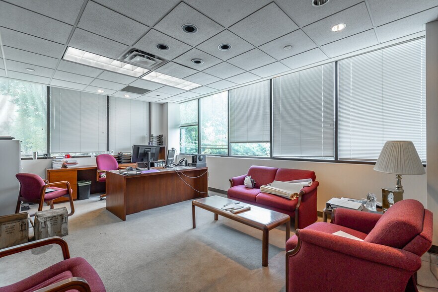 More Photos Of 2800 Riverport Rd, Chattanooga Light Manufacturing For Lease