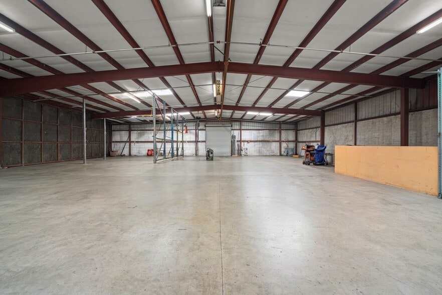 More Photos Of 4081 Seaport Blvd, West Sacramento Warehouse For Lease