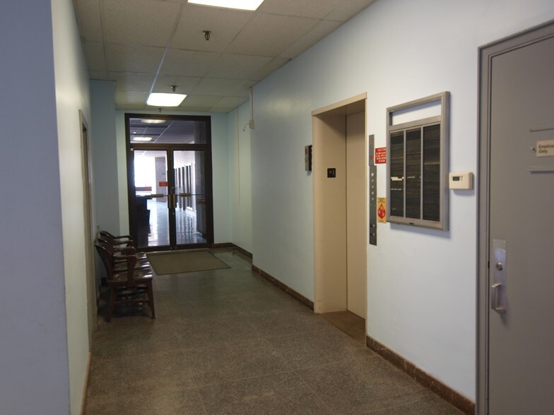 More Photos Of 2 E Long Ave, Dubois Coworking Space