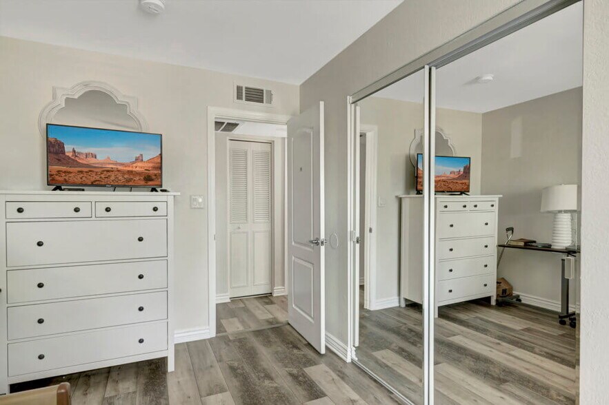 More Photos Of 15801 N 19th Pl, Phoenix Assisted Living For Sale
