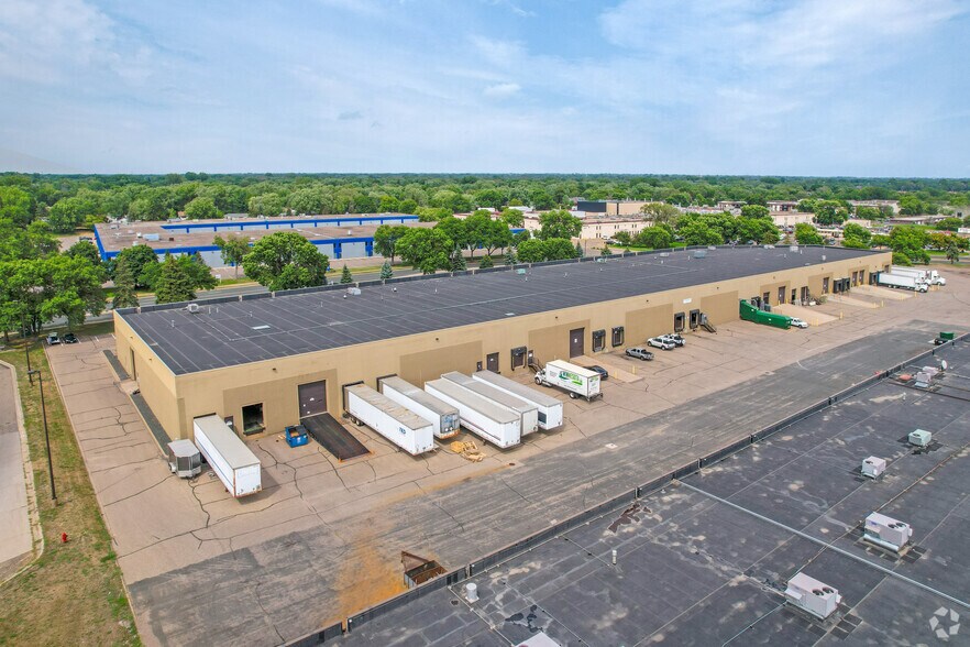 More Photos Of 6801 Shingle Creek Pky, Brooklyn Center Light Manufacturing For Lease