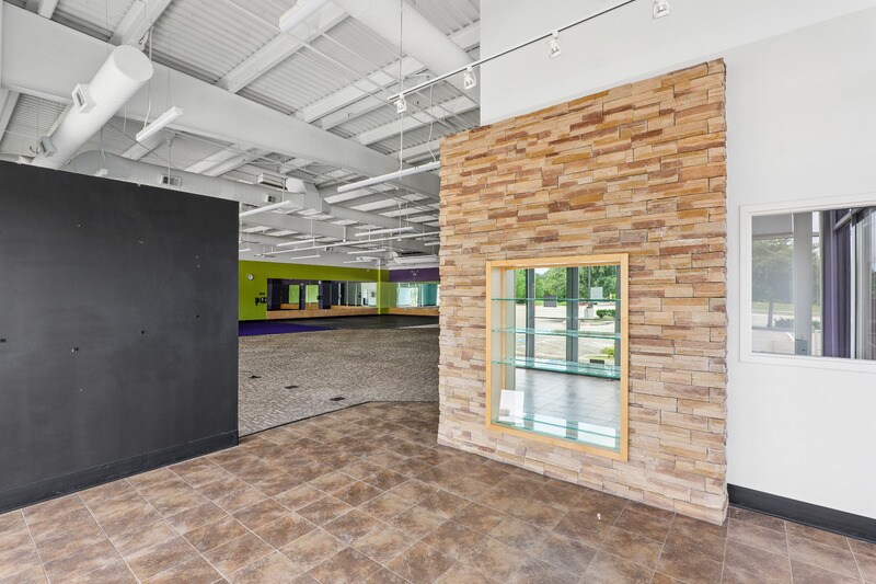 More Photos Of 1062 FM 646 Rd, League City Storefront For Lease