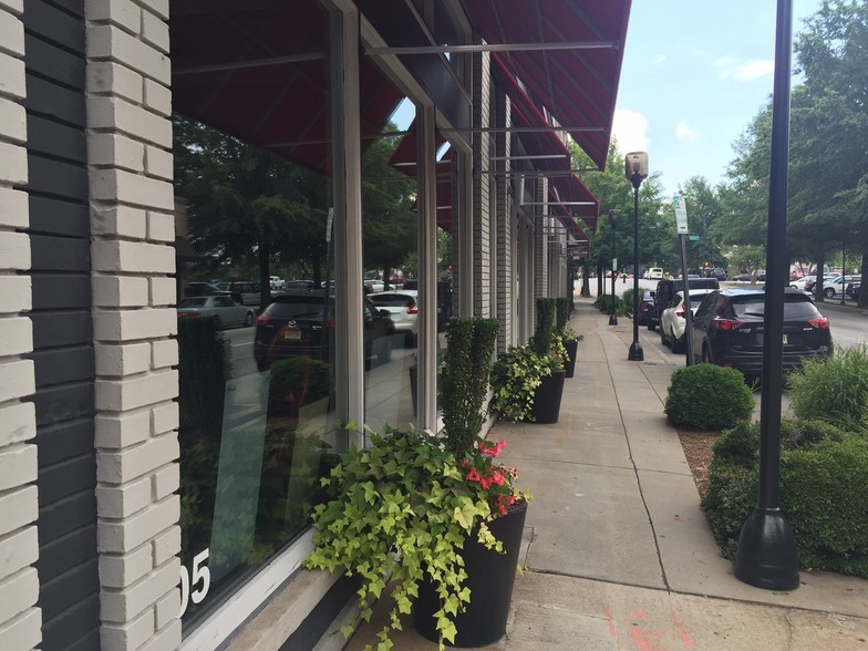 More Photos Of 105 E North St, Greenville Office For Lease