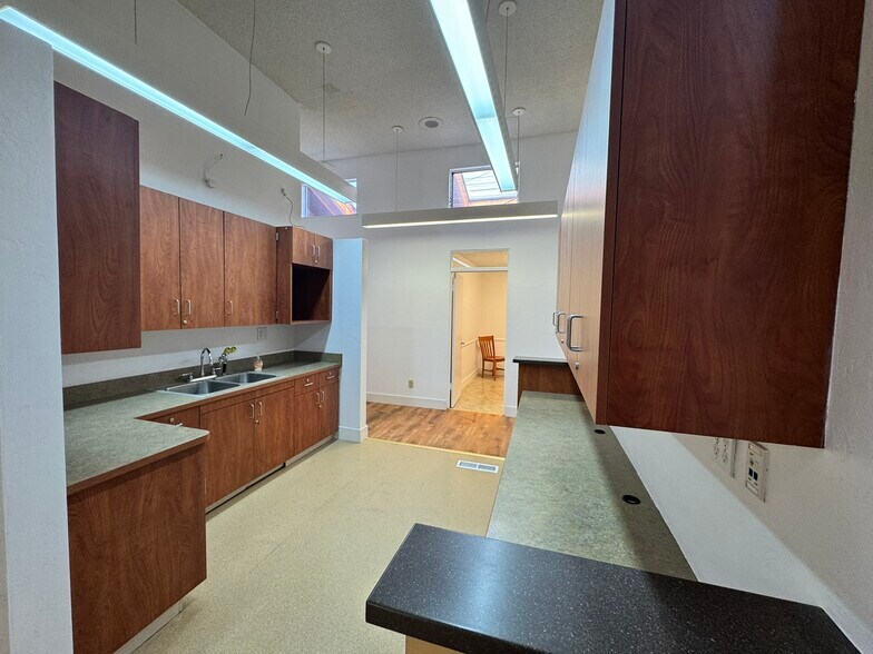 More Photos Of 13350 Big Basin Way, Boulder Creek Medical For Lease