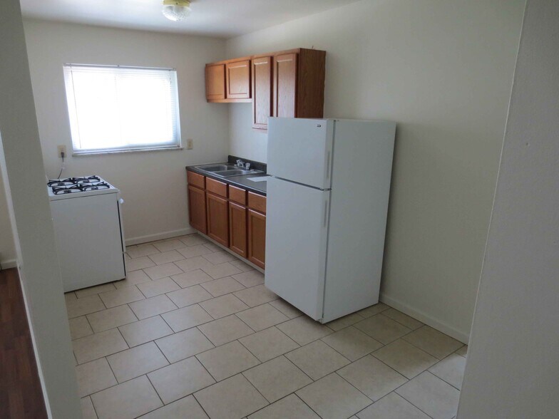 More Photos Of 8400-8414 Anthony Wayne Ave, Cincinnati Apartments For Sale