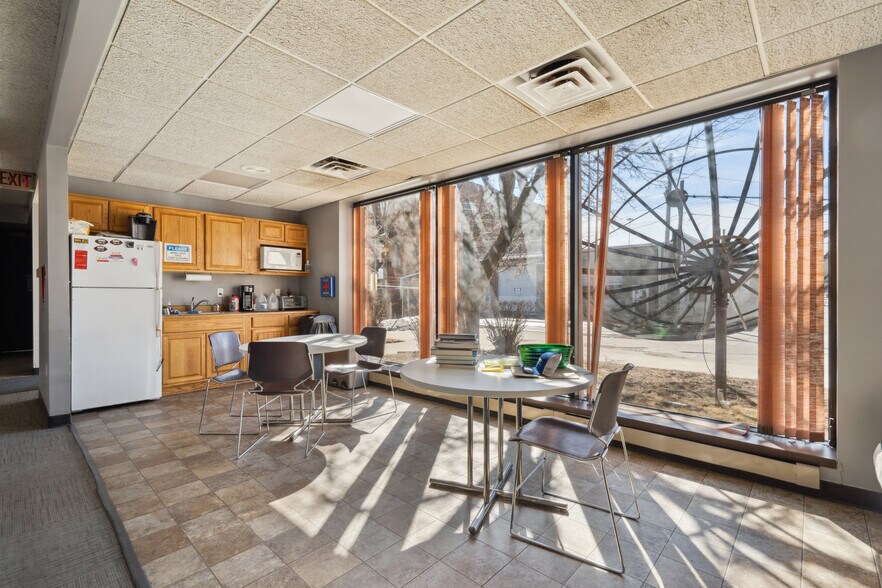 More Photos Of 512 Jefferson Street, Waterloo Office Residential For Sale