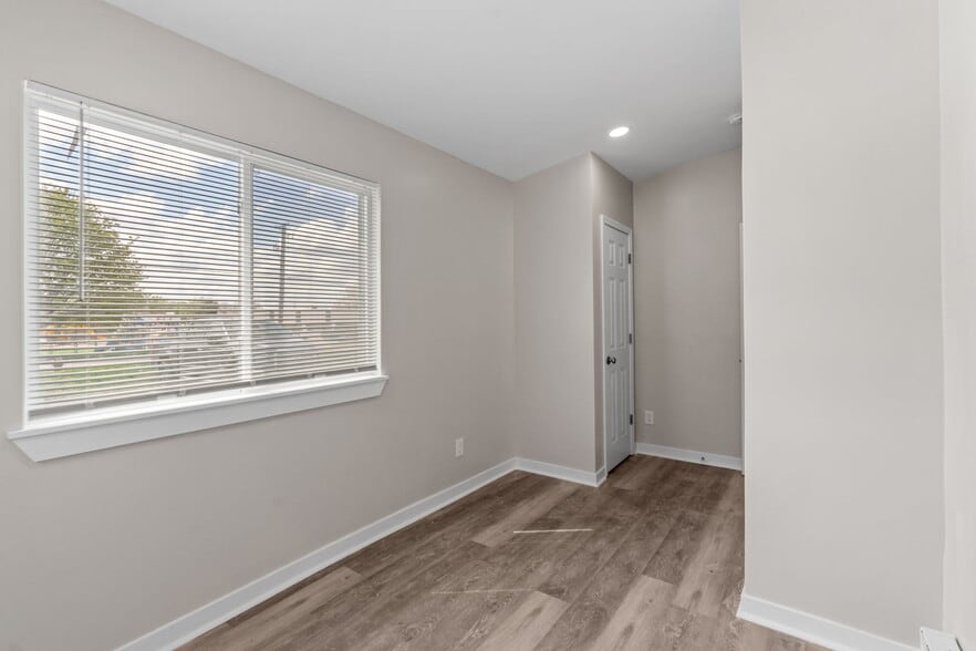 More Photos Of 12751-12771 Greenwood Dr, Burnsville Apartments For Sale