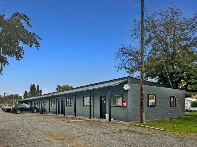 Primary Photo Of 616 Columbia Ave, Bridgeport Multifamily For Sale