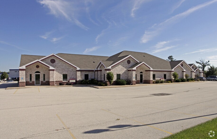 Primary Photo Of 1540 Main Ave, De Pere Office For Lease