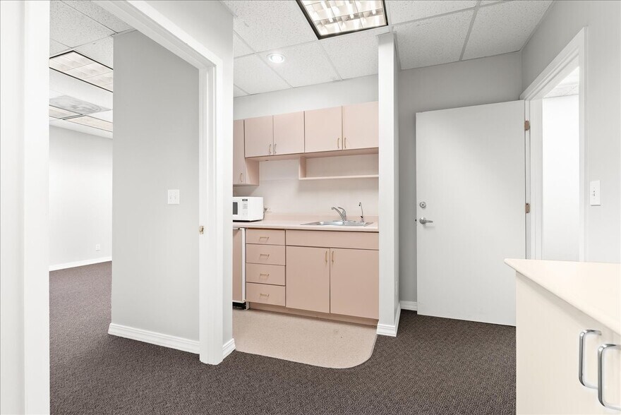 More Photos Of 2052 Prospector Ave, Park City Storefront Retail Office For Lease