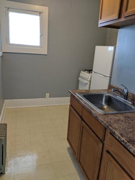 More Photos Of 153 Winchester St, Rochester Apartments For Sale