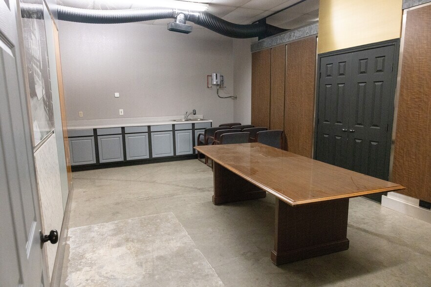 More Photos Of 3533 E Highway 175, Kaufman Manufacturing For Lease