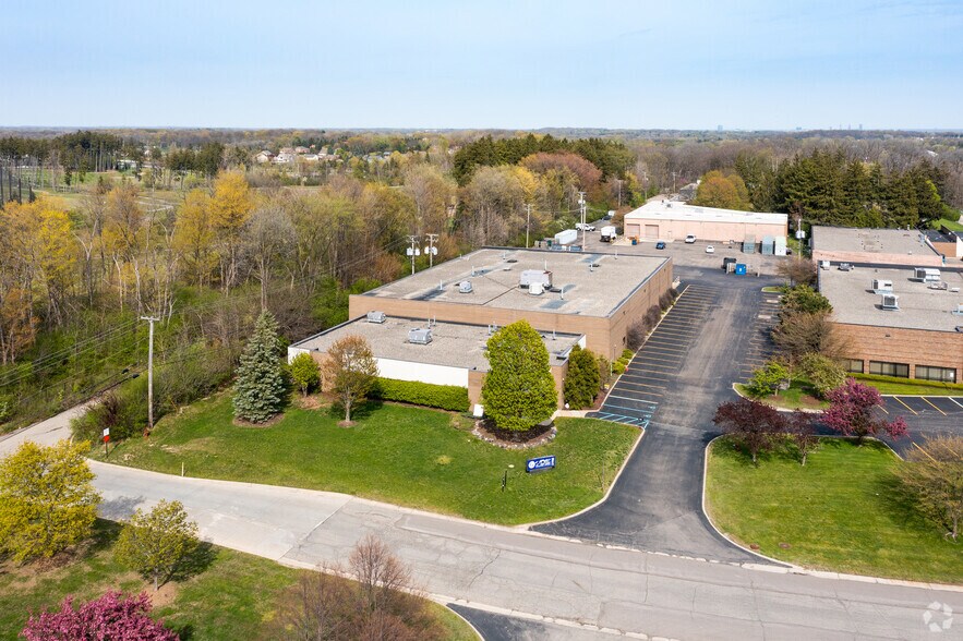 More Photos Of 37900 Interchange Drive, Farmington Hills Warehouse For Lease