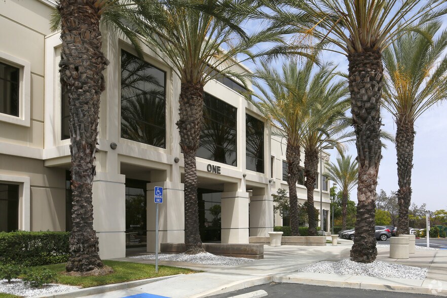 More Photos Of 1 Ridgegate, Temecula Office For Lease