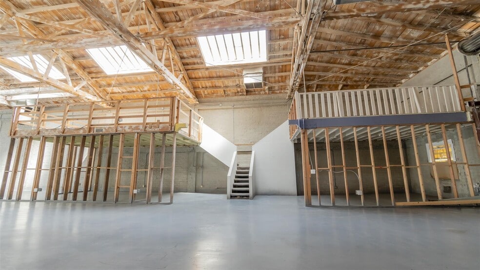 More Photos Of 612 S La Brea Ave, Los Angeles Storefront For Lease