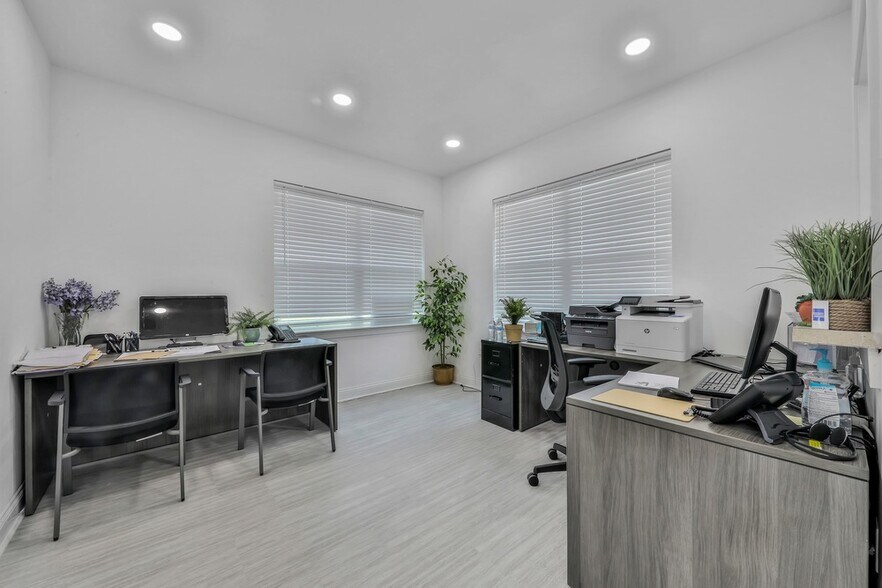 More Photos Of 6100 Greenland Rd, Jacksonville Medical For Sale