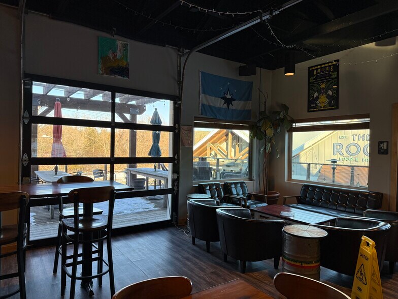 More Photos Of 4022 S Lone Pine Ave, Springfield Daycare Center For Lease