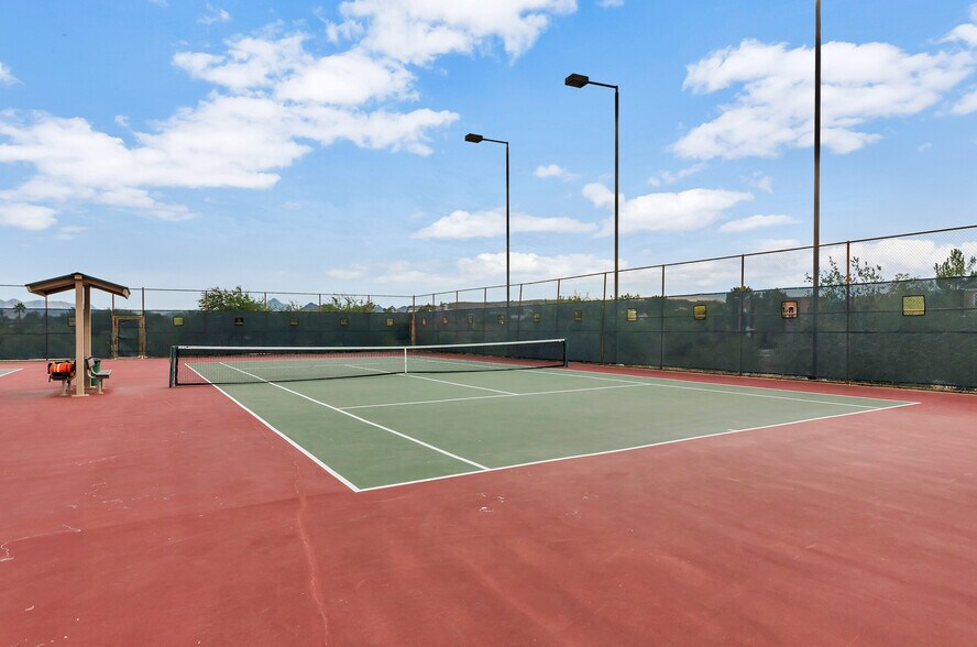 More Photos Of 1927 E Crocus Dr, Phoenix Specialty For Lease