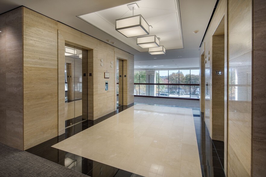 More Photos Of 900 Ashwood Pky, Atlanta Office For Lease
