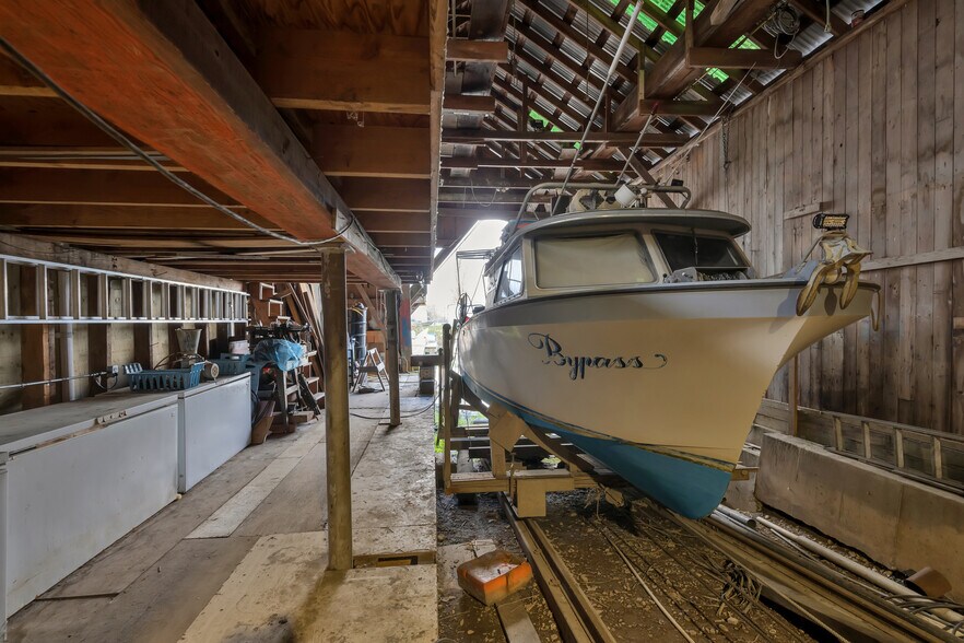 More Photos Of 9505 Gunderson Rd, Delta Industrial For Sale