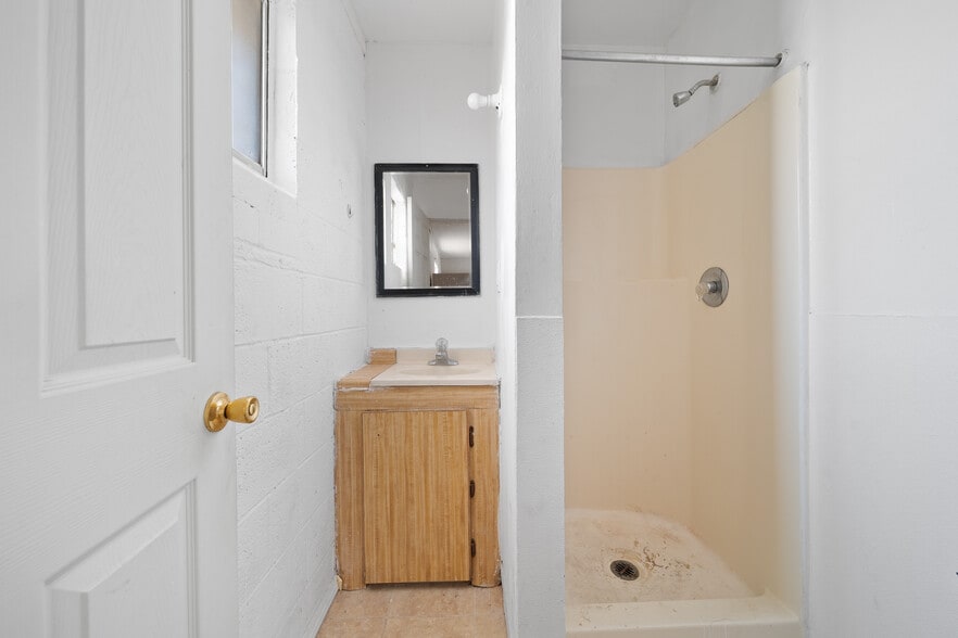 More Photos Of 942 G St, Brawley Multifamily For Sale