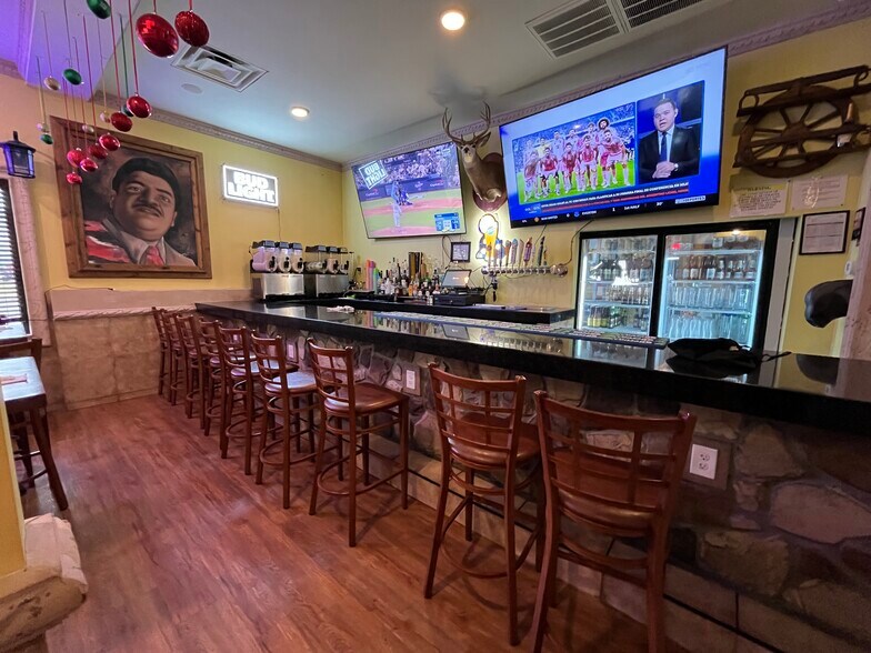 More Photos Of 805 Old Fort Pky, Murfreesboro Freestanding For Lease