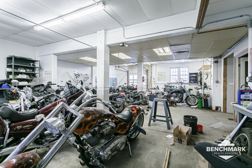 More Photos Of 4017 Railroad, Williamson Warehouse For Sale