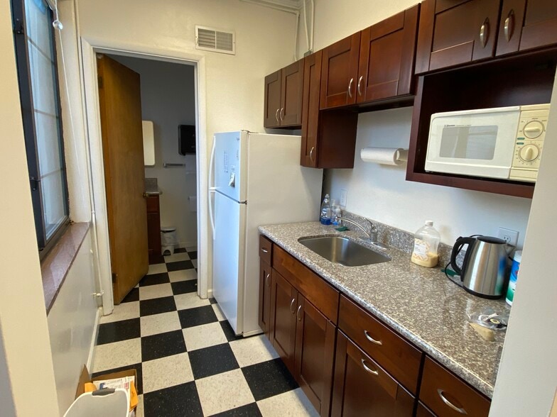 More Photos Of 26943 Westwood Rd, Westlake Office For Lease