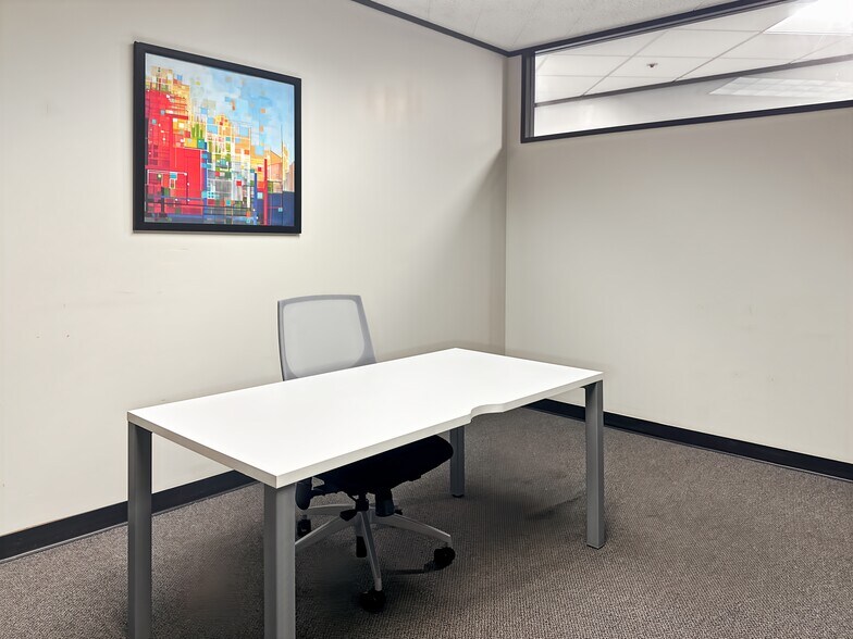 More Photos Of 1100 Poydras St, New Orleans Coworking Space