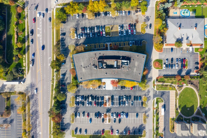 More Photos Of 650 E Algonquin Rd, Schaumburg Office For Lease