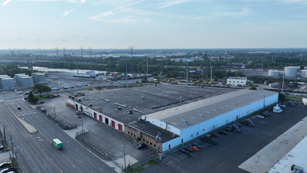 More Photos Of 3900 S Cicero Ave, Cicero Warehouse For Lease