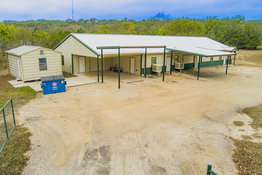 More Photos Of 315 Roy St, Kerrville Warehouse For Sale