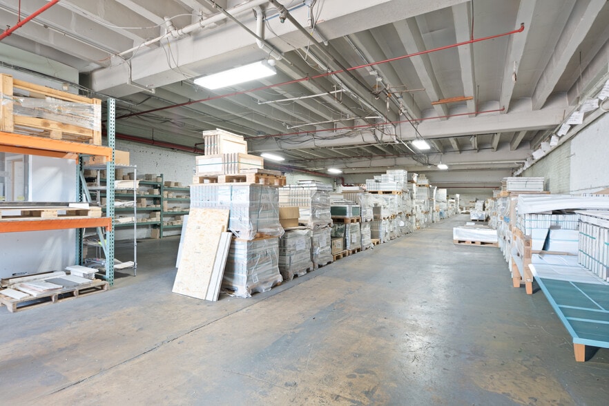 More Photos Of 488-500 Mulberry St, Newark Warehouse For Lease