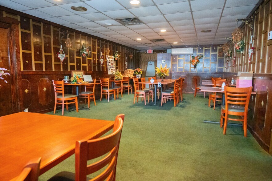 More Photos Of 3616 W Paxton Ave, Tampa Restaurant For Sale