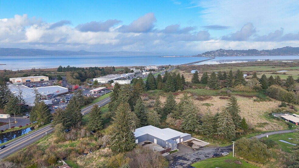 More Photos Of 1425 SE 9th St, Warrenton Warehouse For Lease