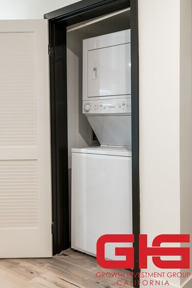 More Photos Of 262 N Los Robles Ave, Pasadena Apartments For Sale