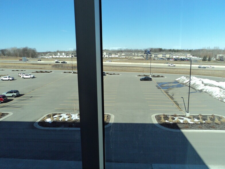 More Photos Of 2020 Innovation Ct, De Pere Office For Lease