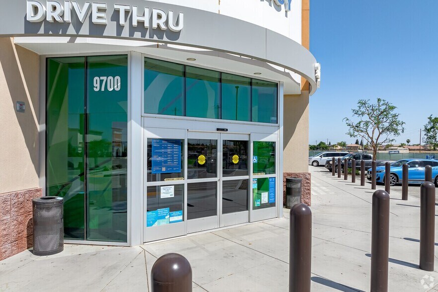 More Photos Of 9700 Panama Ln, Bakersfield Freestanding For Lease