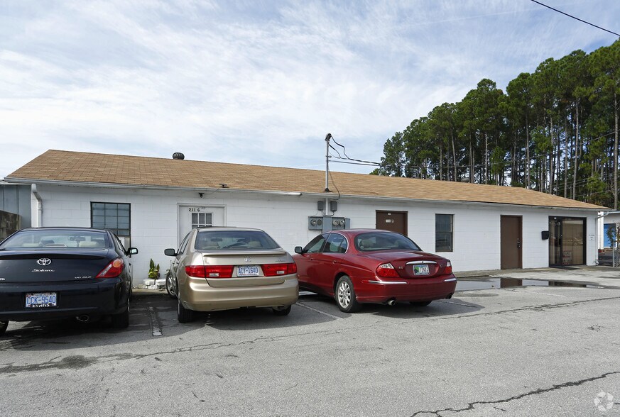 More Photos Of 211 Western Blvd, Jacksonville Storefront Retail Office For Sale