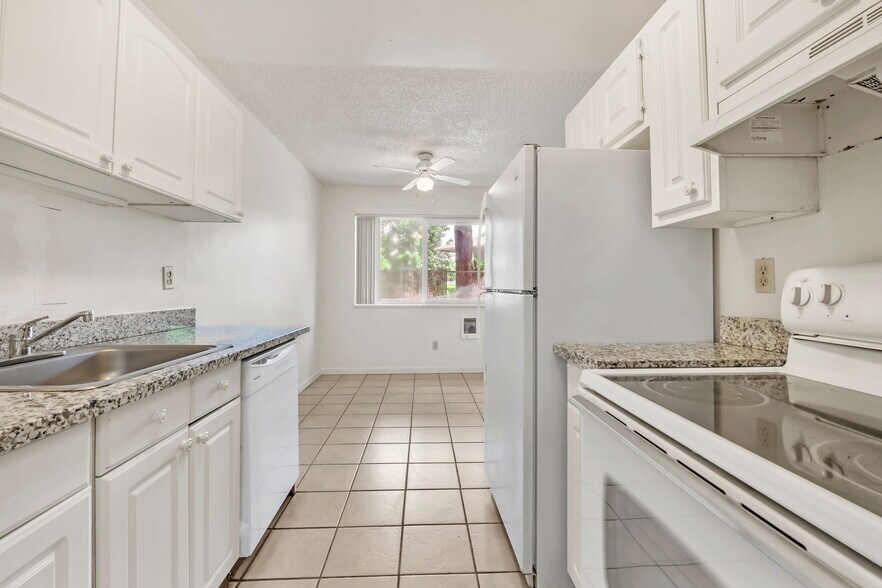 More Photos Of 16001 NE Halsey St, Portland Apartments For Sale