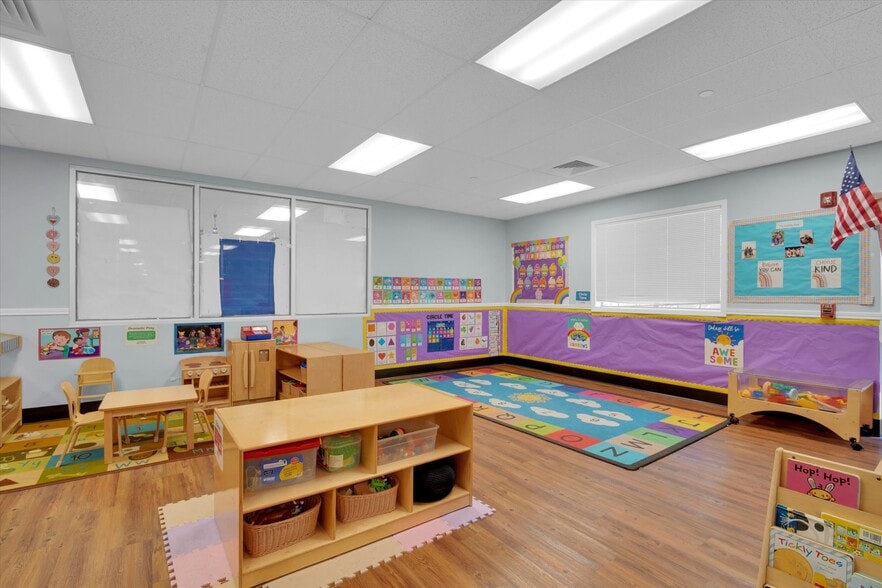 More Photos Of 20417 S University Blvd, Missouri City Schools For Lease