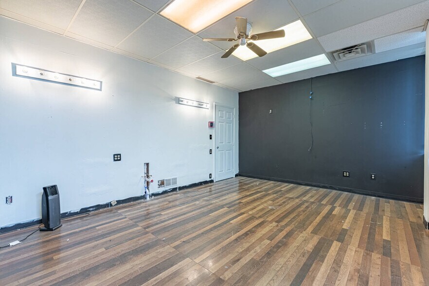 More Photos Of 8620 Winton Rd, Cincinnati Medical For Sale